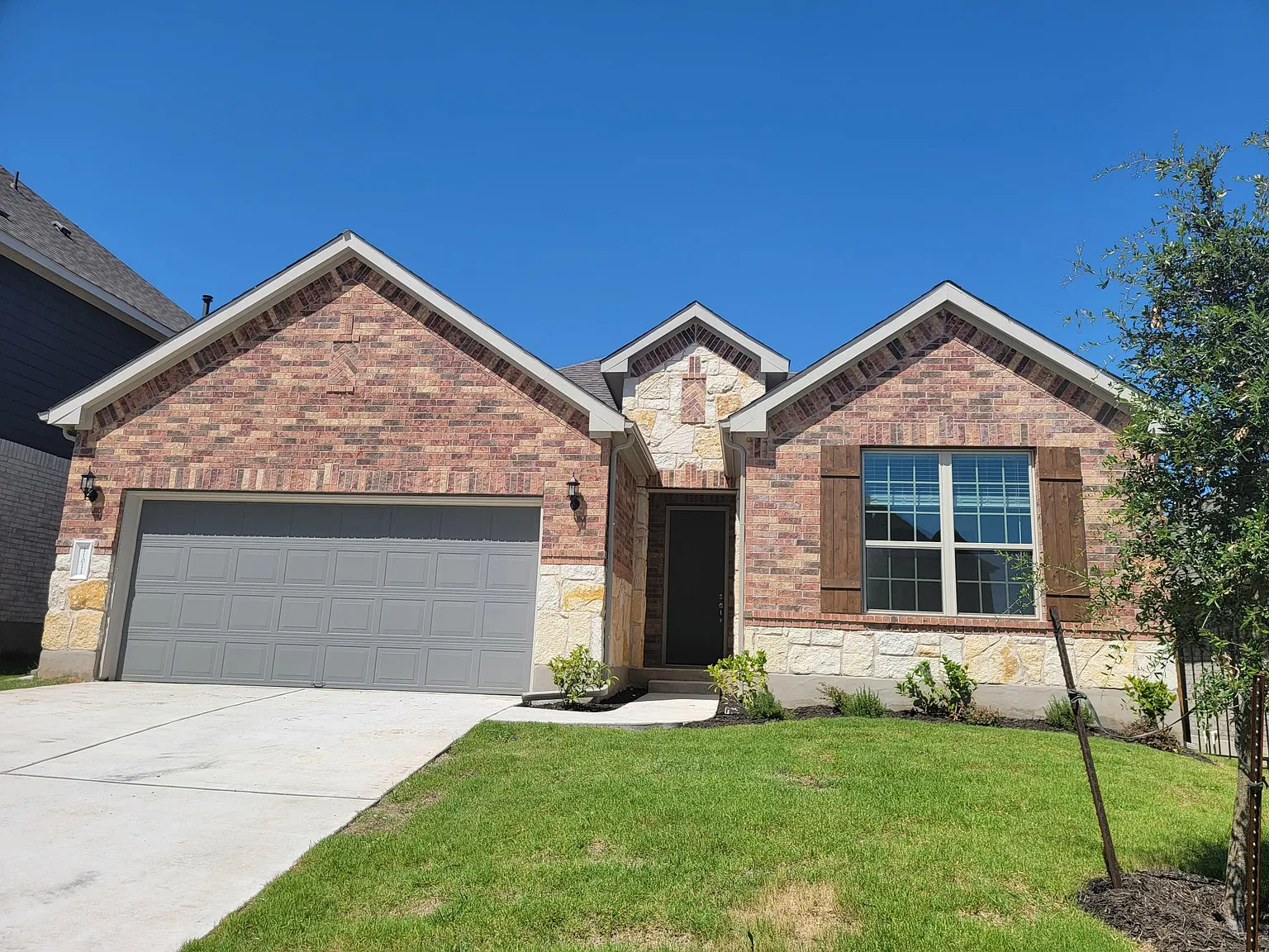 4 bed, 3370 sqft, $2,850 — Photo 1
