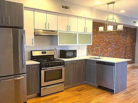 3rd image of 275 Malcolm X Blvd APT 3