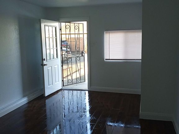 4th image of 24384 Myers Ave