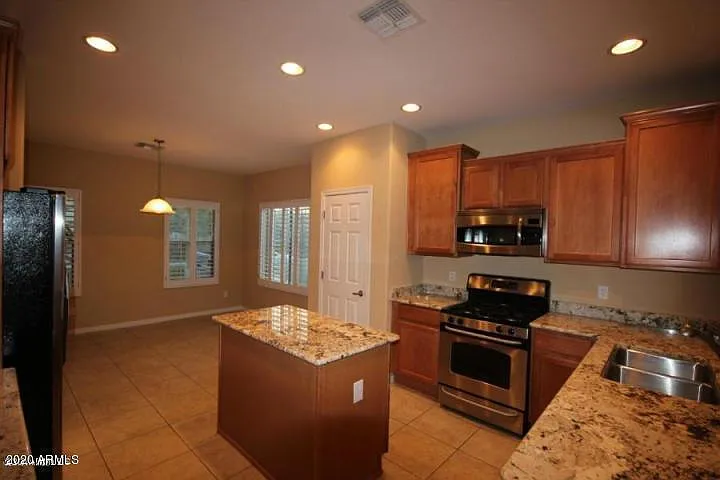 5118 W Molly Ln — Photo 4