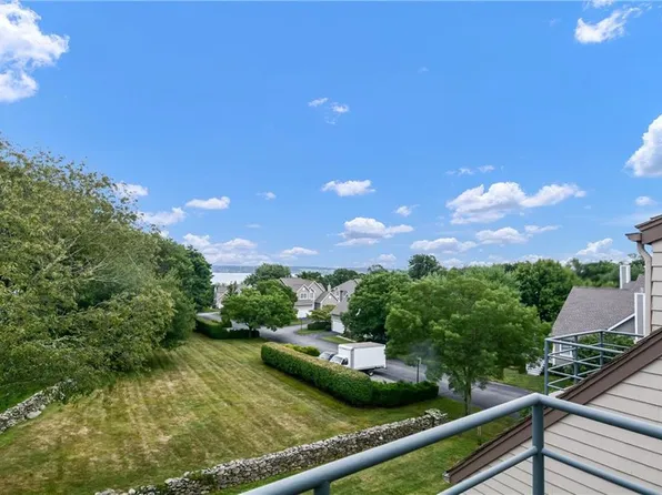 15 Weetamoe Farm Dr #15, Bristol, RI 02809