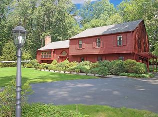 24 Wolf Tree Dr, Woodbridge, CT 06525