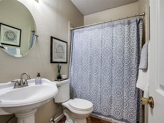 5th image of 9813 Shirland Ln
