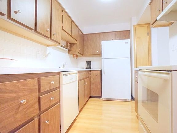 5th image of 521 Tollis Pkwy APT 294