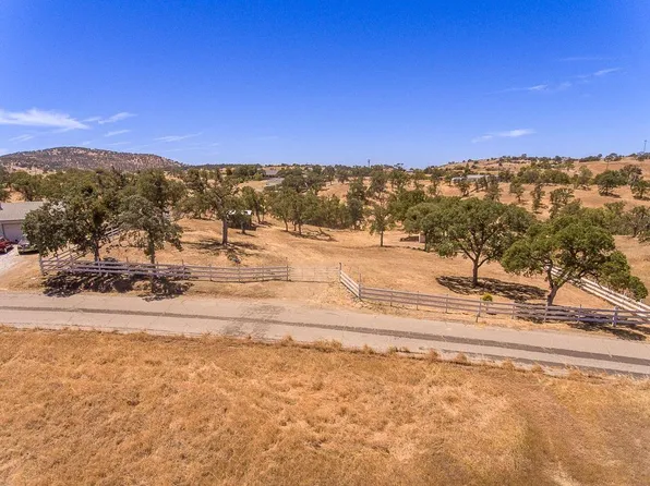 343 Las Flores Ct, La Grange, CA 95329