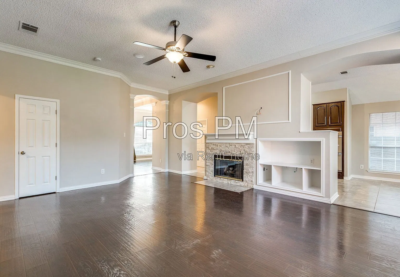 4 bed, 2.0 bath, 1947 sqft, $2,425 — Photo 2