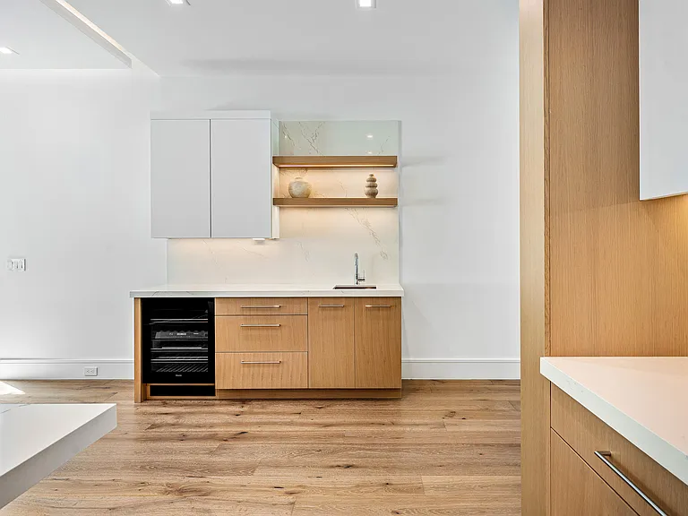 320 NE Wavecrest Way — Photo 17