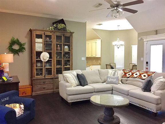 4th image of 1017 Cardinal Dr