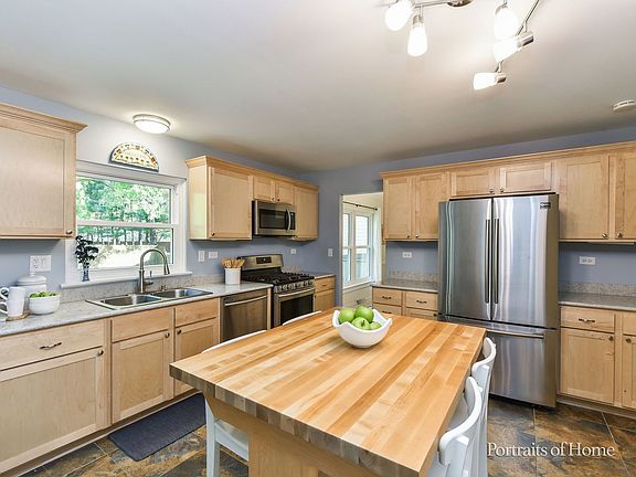 3rd image of 2206 Gleneagles Dr