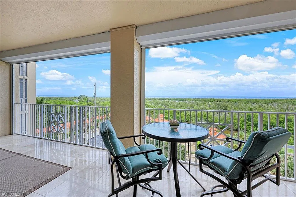 3 bed, 3.0 bath, 2700 sqft, $35,000 — Photo 2