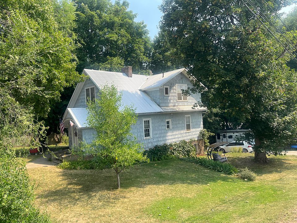 1st image of 638 E 6th Ave