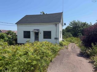 33 South St, Springhill, NS B0M 1X0