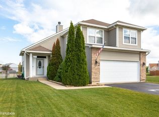 54 Moonlight Ct, Matteson, IL 60443