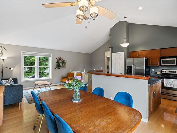 4th image of 1207 Silverwood Rd