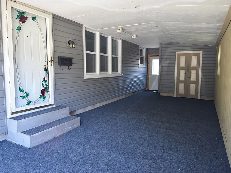 334 W Staat St — Photo 23
