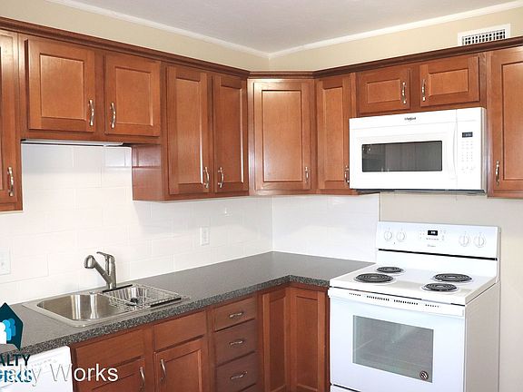 3rd image of 3002 S 35th St