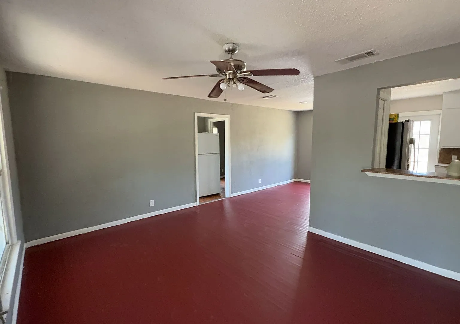 3 bed, 1151 sqft, $1,250 — Photo 3