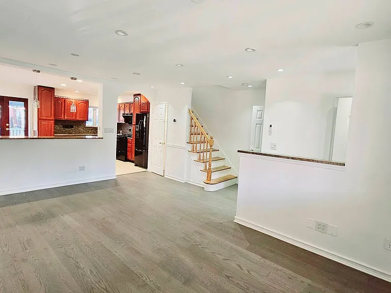 906 Huntington Ave — Photo 2