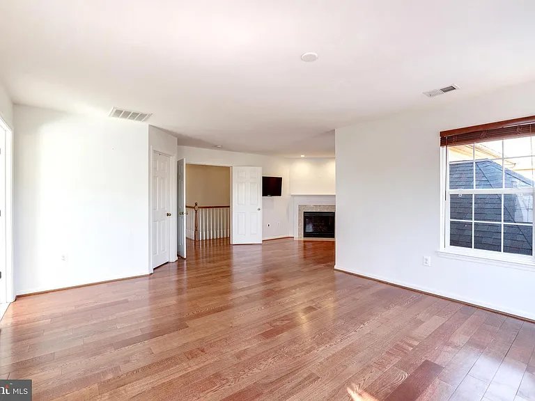 43258 Meadowood Ct — Photo 36