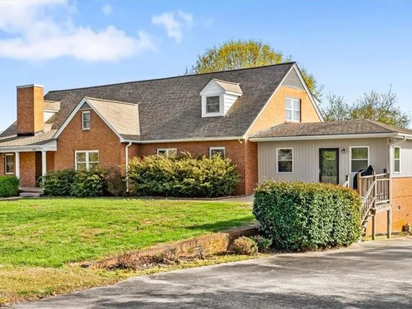 3570 Annie Ln, Walkertown, NC 27051