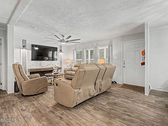 3rd image of 443 Cole Dr