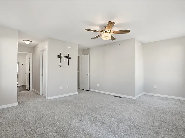 329 NE Otter Dr — Photo 14