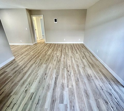 3rd image of 4328 48th St APT 1