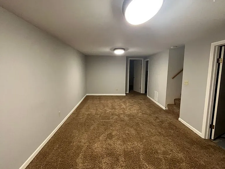 2911 Vermillion Dr — Photo 4