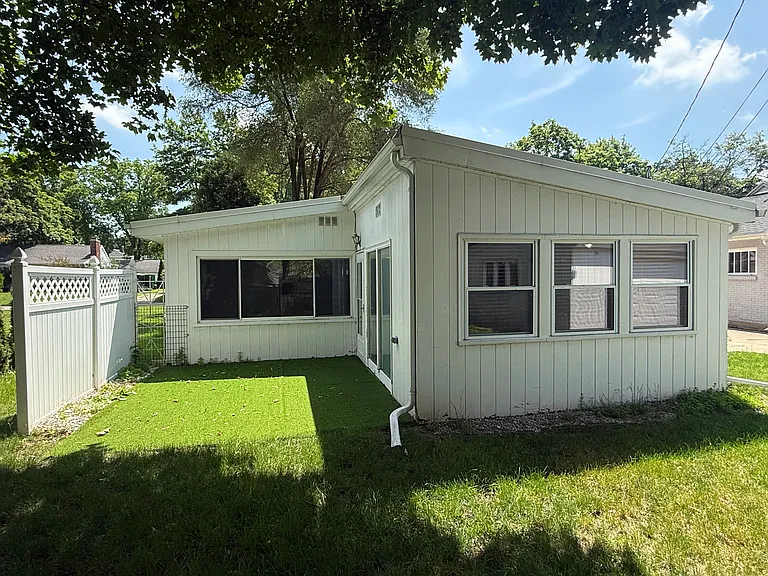 740 Briarcliff Rd — Photo 2