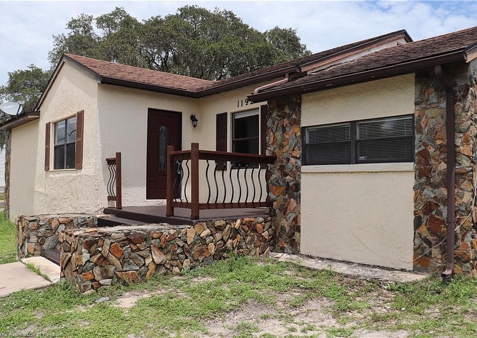 1st image of 1192 Lakeview Dr