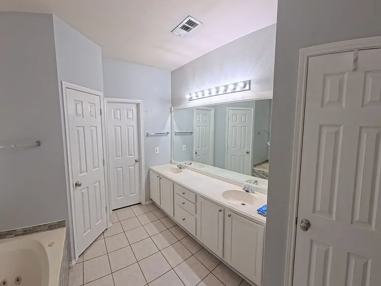 2029 Oak Manor Dr — Photo 19
