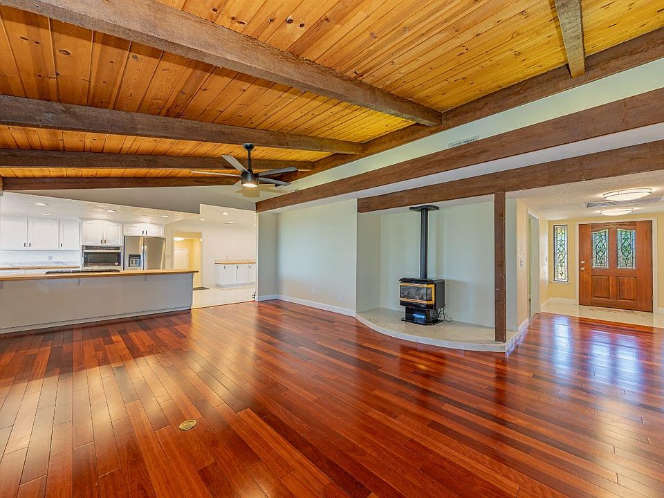 1st image of 41082 Lilley Mountain Dr