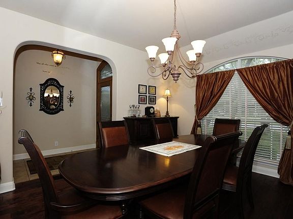 3rd image of 18711 Cortland Est