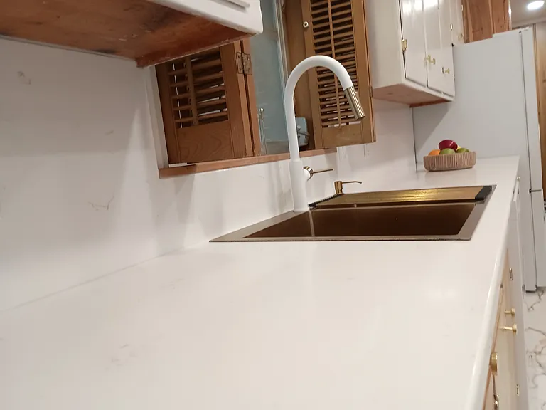 110 Willow Dr — Photo 9