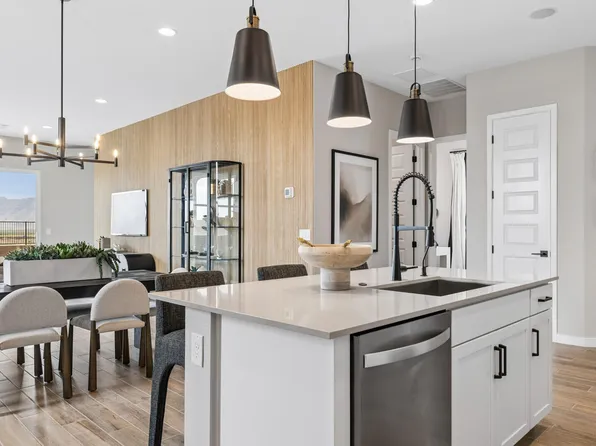 2558 W Satinwood Drive, Phoenix, AZ 85045