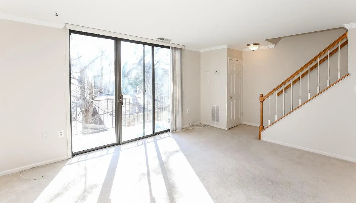 2 bed, 968 sqft, $2,650 — Photo 3