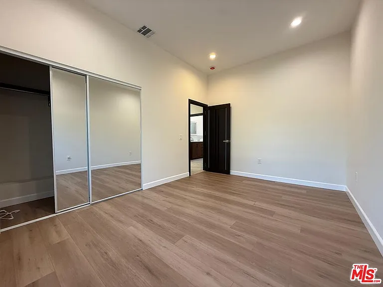 5822 Denny Ave — Photo 9