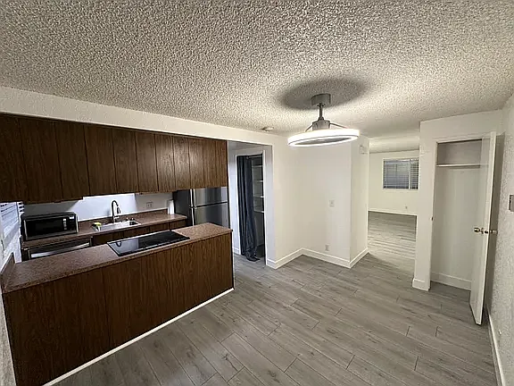 120 Stanford Dr #C — Photo 5