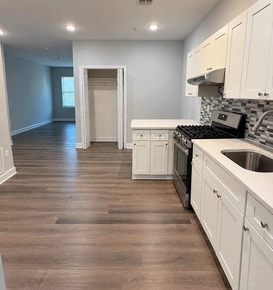 1 bed, $1,718 — Photo 3