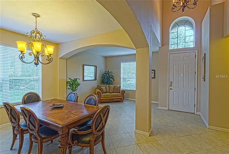 Building Photo - 812 Woodcarver Ln