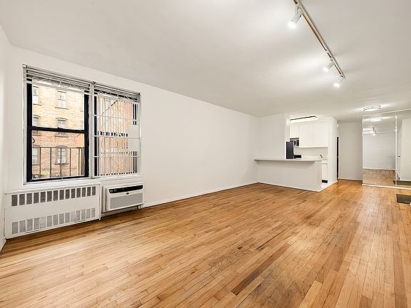 2nd image of 200 E 28th St APT 2H