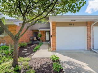 844 Farnham Ln, Wheaton, IL 60189