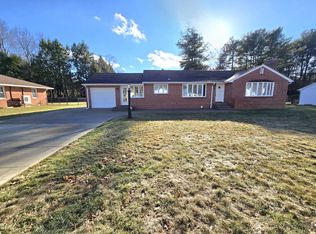 9 Sunnyside Ter, Wilbraham, MA 01095