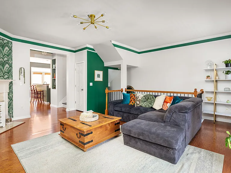 813 Charles Bank Ave SE — Photo 4