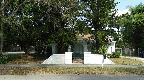 5891 SW 62nd St Photo 1
