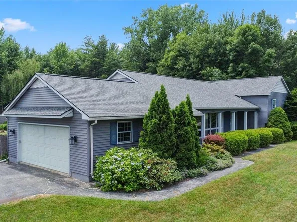 18 Turquoise Drive, Colchester, VT 05446