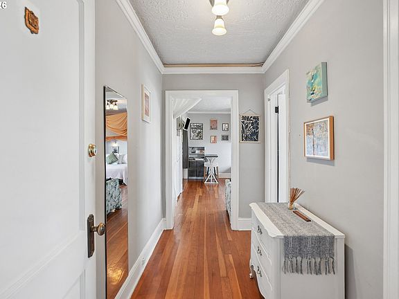 5th image of 20 NW 16th Ave APT 405