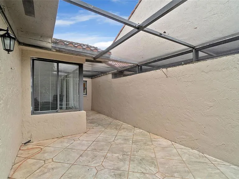 607 Village Lake Dr — Photo 18