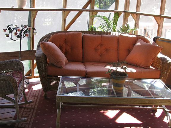 Great screened porch!