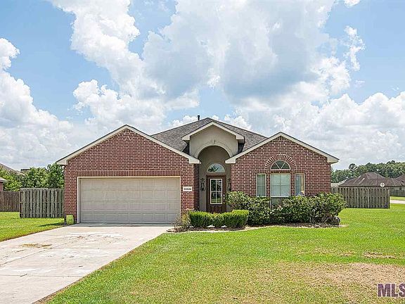 2nd image of 22526 Dover Ct